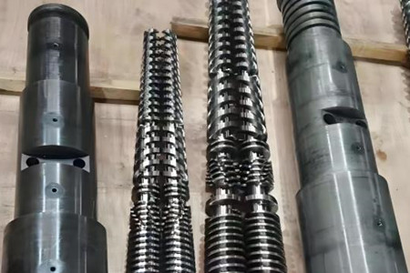 塑料擠出機(jī)機(jī)筒螺桿發(fā)貨前，廠家需要做哪些工作？